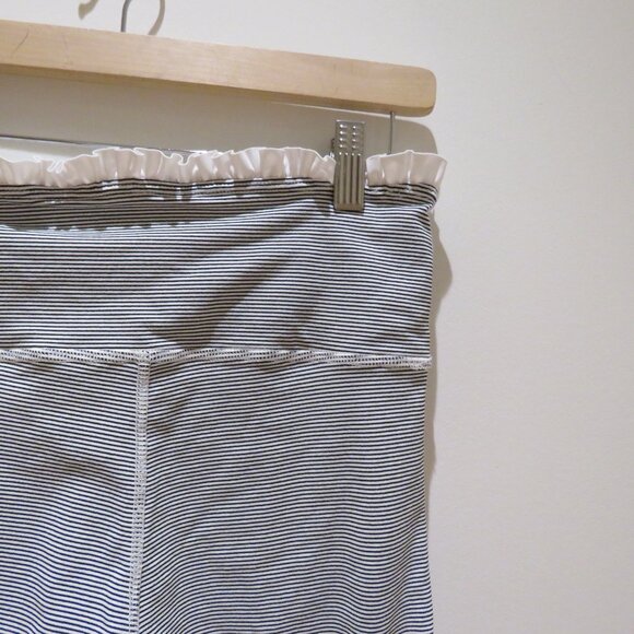 ALBION Petal Pant Leggings in Midnight White Stripe Athleisure Workout Casual - Picture 9 of 10